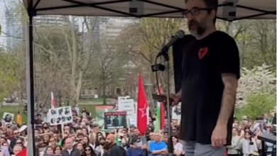 Hamed Esmaeilion speaking in demonstration of Iranians - Toronto